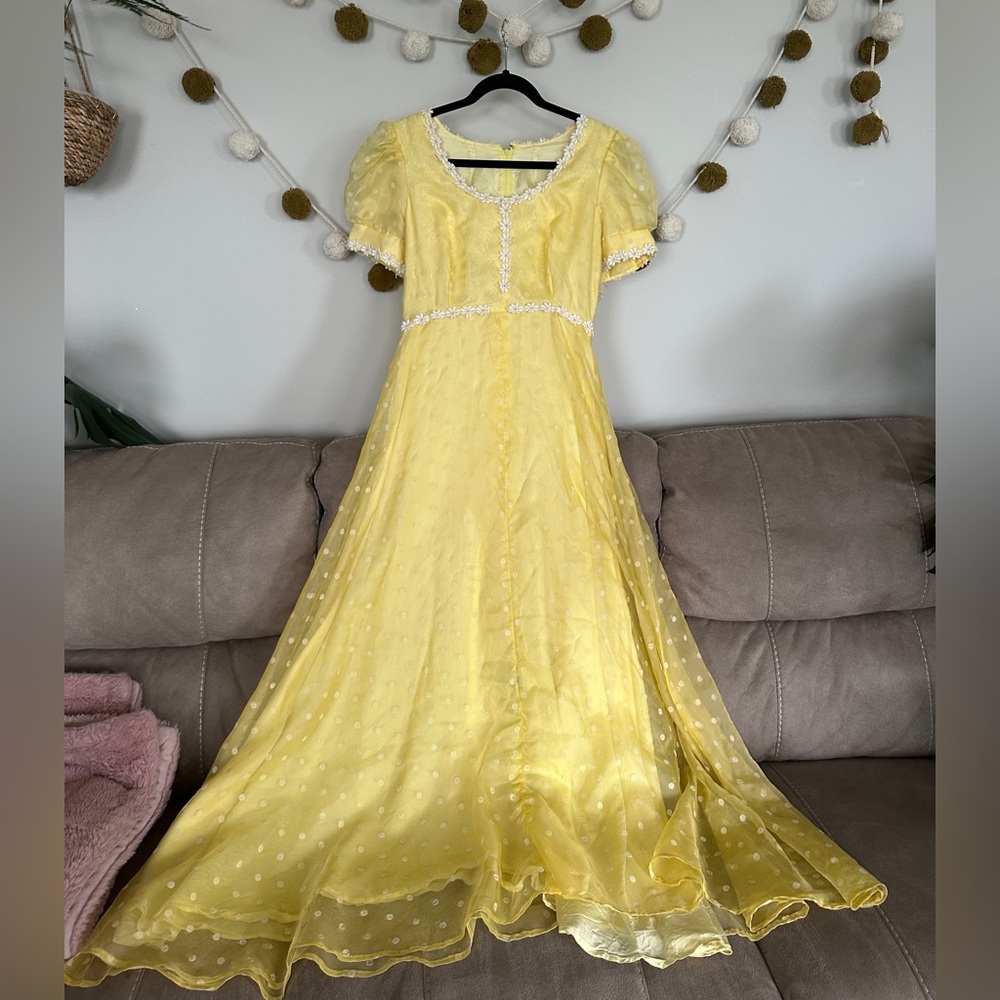Vintage 70s yellow polka dot dress